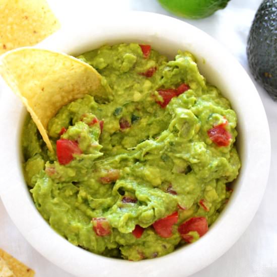 How to Make Guacamole - Recipe photo by The Tasty Tip