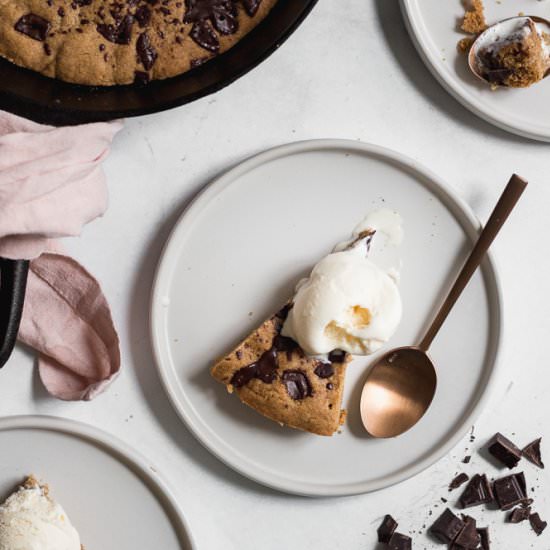 Biscoff & Chocolate Skillet Cookie - Recipe photo by foodandtable