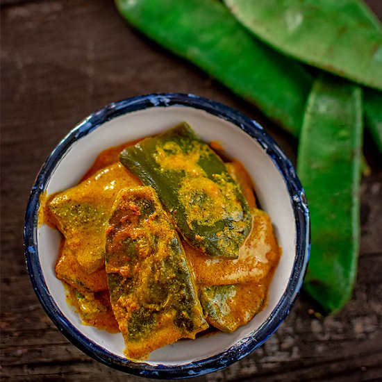 Sheemer Jhal or Shorshe Sheem - Recipe photo by Debjanir Rannaghar