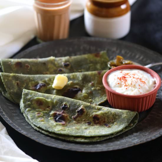Spinach Green Garlic Paratha - Recipe photo by Masalachilli
