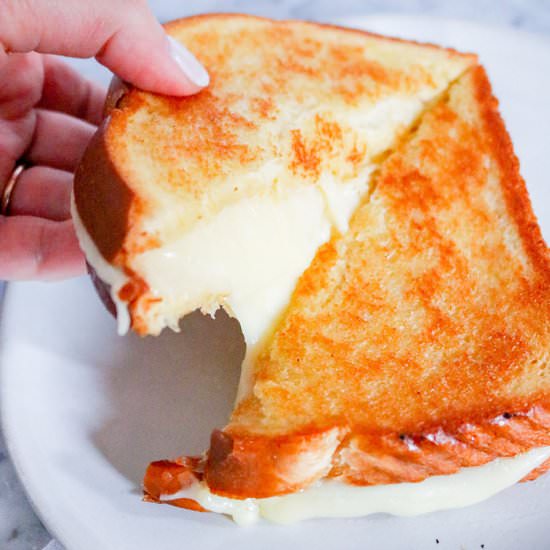 Ultimate Grilled Cheese - Recipe photo by NOMasteKitchen