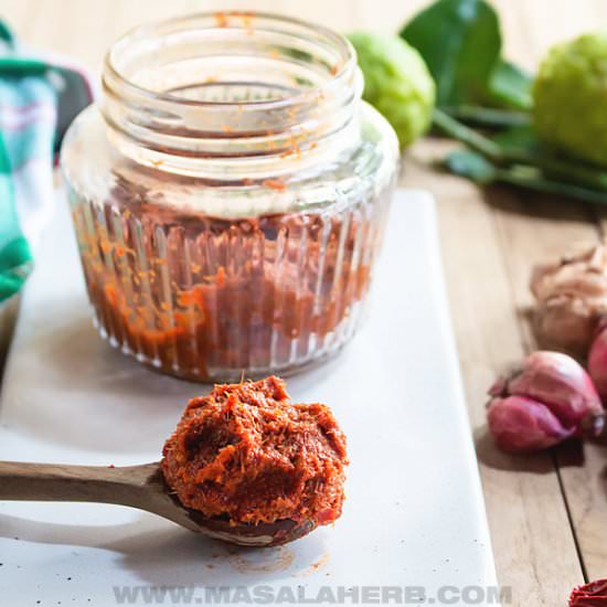 Thai red curry paste - Recipe photo by MasalaHerb
