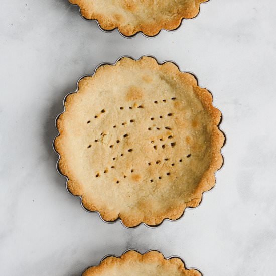3 Ingredient Tart Crust (Vegan) - Recipe photo by okonomi kitchen