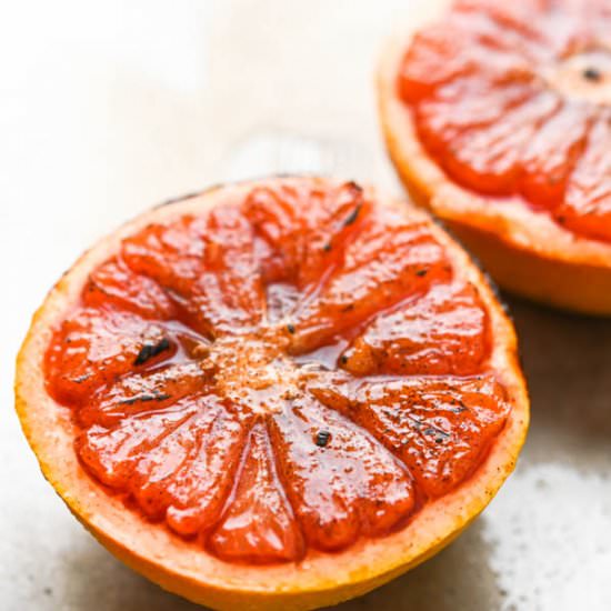 Sugar n’ Spice Broiled Grapefruit - Recipe photo by garlic and zest