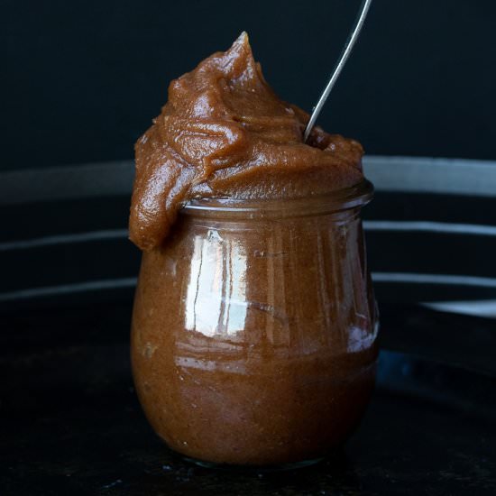 Date Paste - Recipe photo by veggiesdontbite
