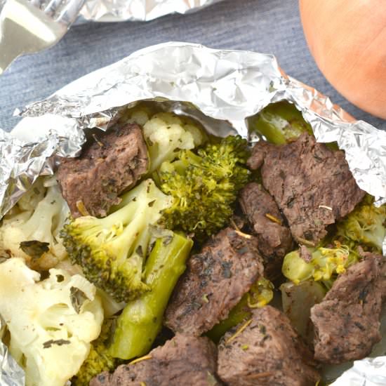 KETO STEAK FOIL PACKETS - Recipe photo by Stylish Cravings