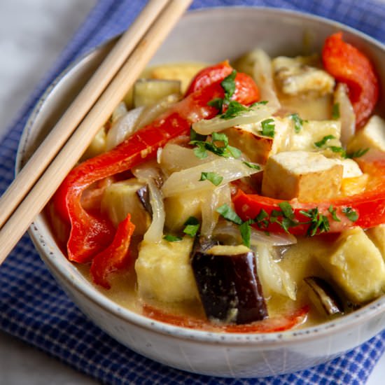 Vegan Thai Green Curry Tofu - Recipe photo by cardamomandcoconut
