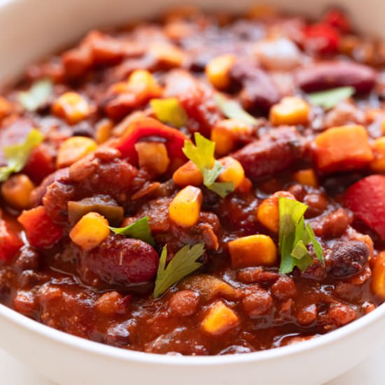 Vegan Chili - Recipe photo by simple vegan blog