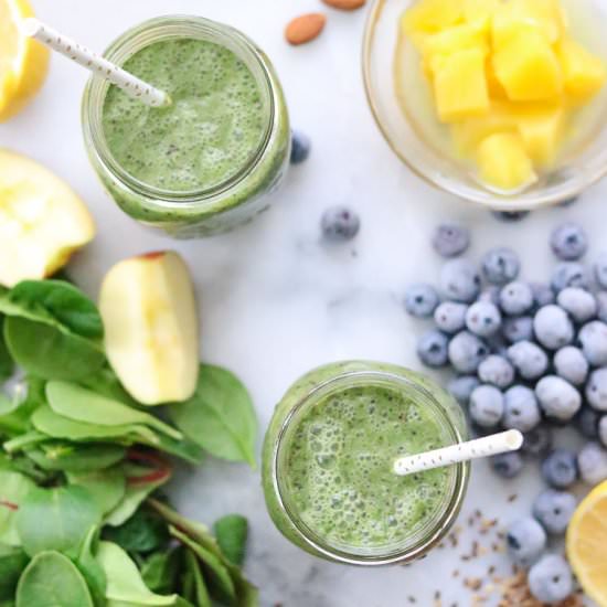 The Best Tasting Green Smoothie - Recipe photo by veganblueberry