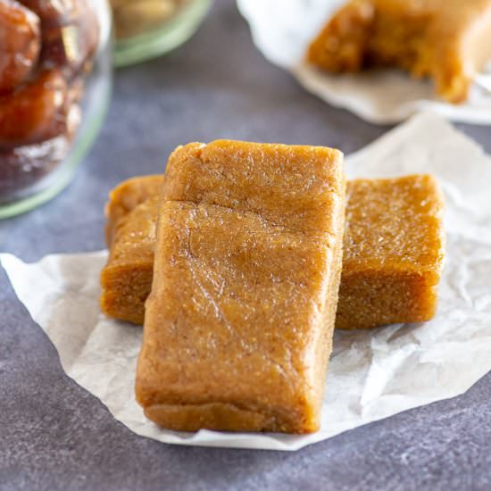Peanut Butter Cookie Flax Bars - Recipe photo by Queen of My Kitchen
