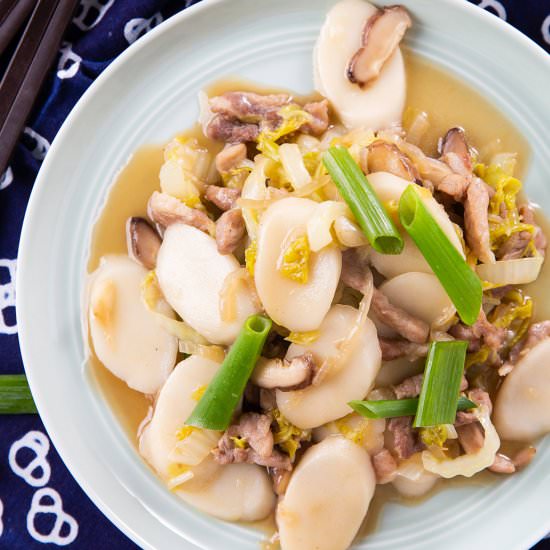 Stir-Fried Rice Cakes with Pork - Recipe photo by Lokness