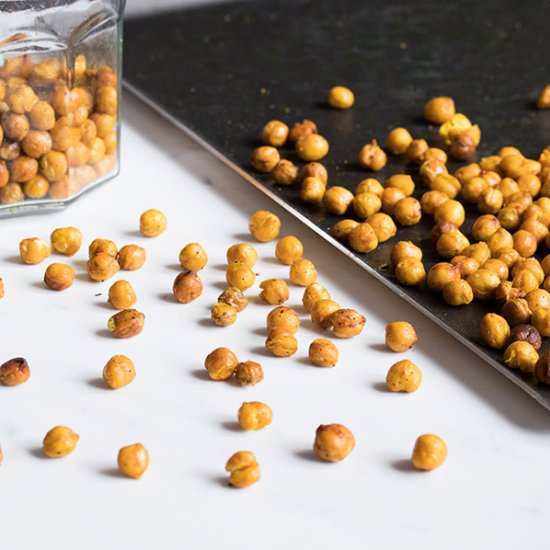 Turmeric Chickpea Croutons - Recipe photo by claudiacanu