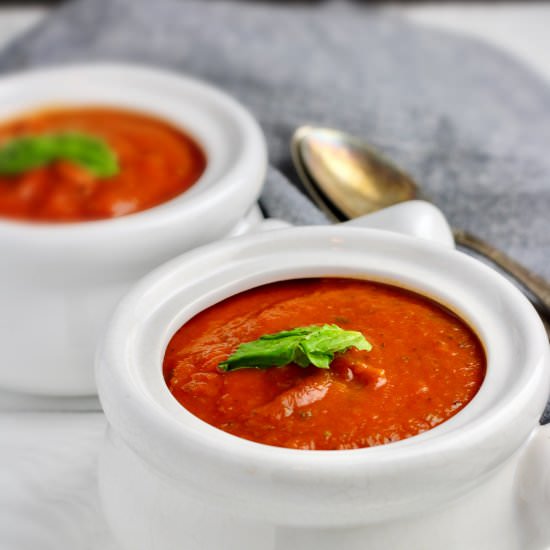 Vegan Tomato Basil Soup - Recipe photo by kitchengonerogue