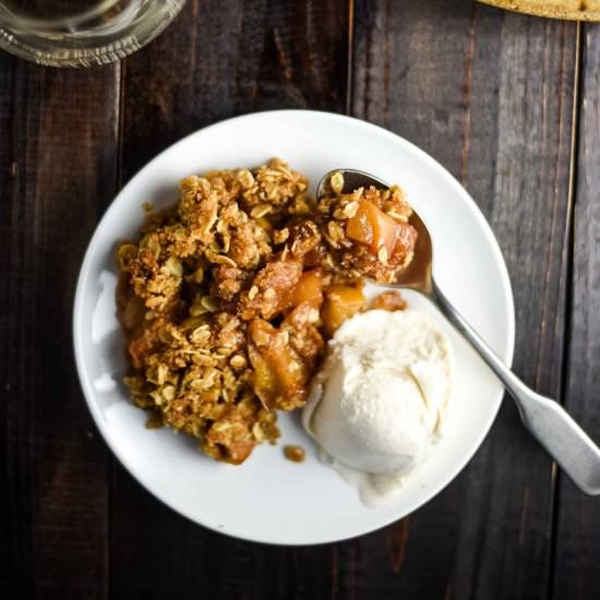 Vegan Apple Crisp - Recipe photo by plantandvine