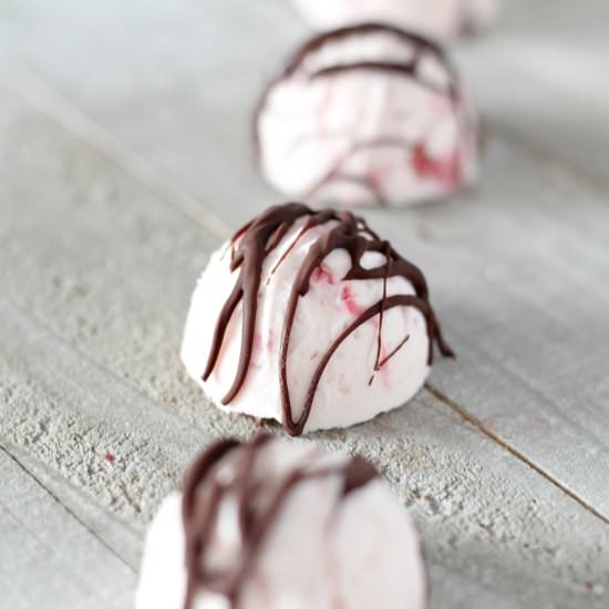 Keto Strawberry Cheesecake Fatbombs - Recipe photo by buttertogetherkitchen