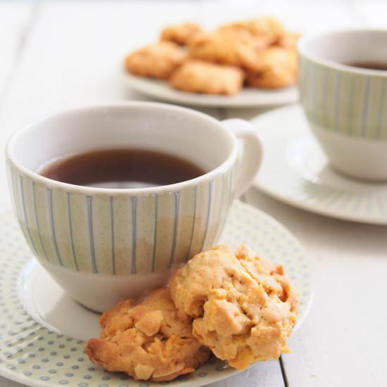 Crunchy Cornflake Cookies - Recipe photo by Bake With Paws