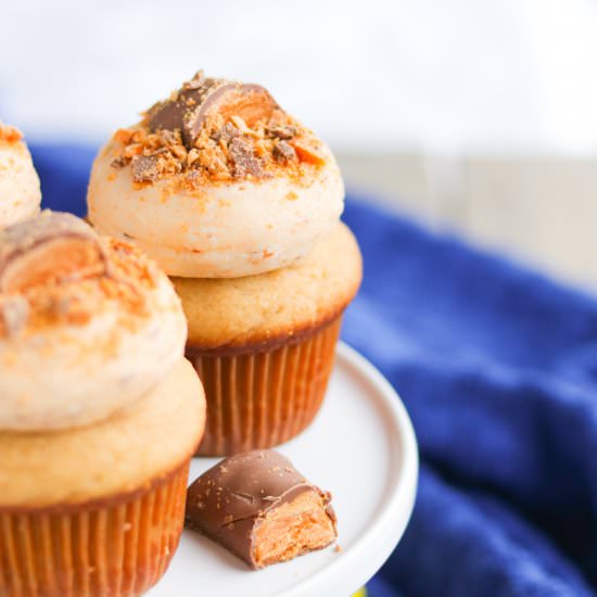 Peanut Butter Butterfinger Cupcakes - Recipe photo by A baJillian Recipes
