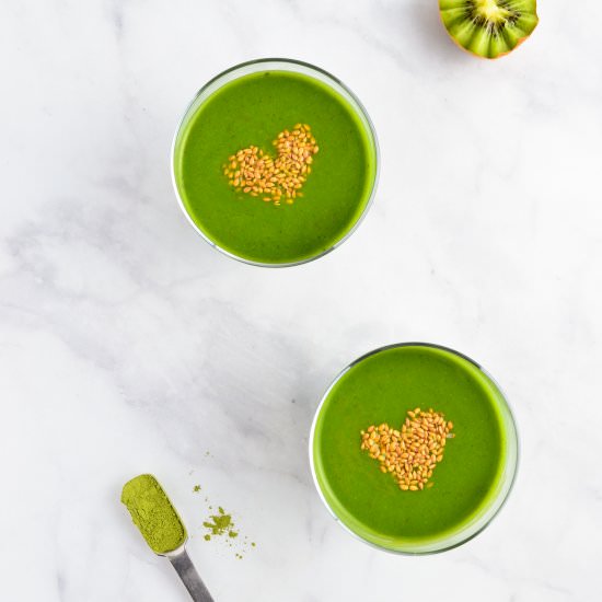 Mango Kiwi Kale Smoothie - Recipe photo by livingfreshdaily