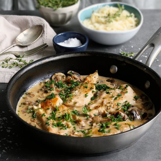 Chicken in white wine sauce - Recipe photo by vanillafrost4