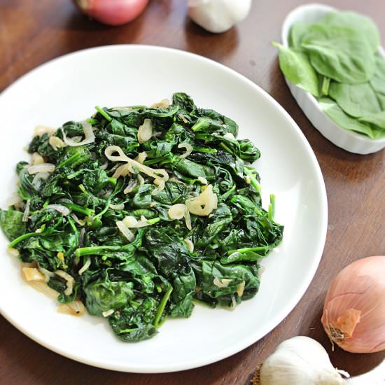 Delicious Spinach Garlic Stir-fry - Recipe photo by piggyout