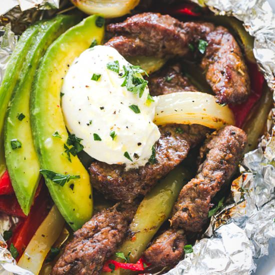 Chili Lime Steak Fajitas in Foil - Recipe photo by diethood
