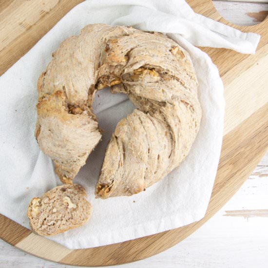 Walnut Bread Wreath - Recipe photo by elephantasticvegan