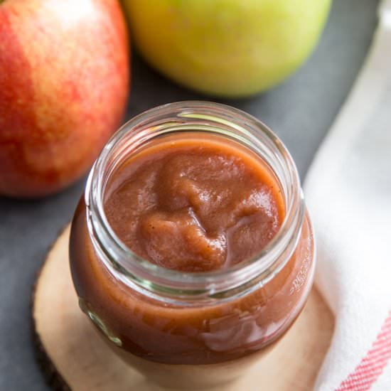 Slow Cooker Applesauce - Recipe photo by SundaySupper
