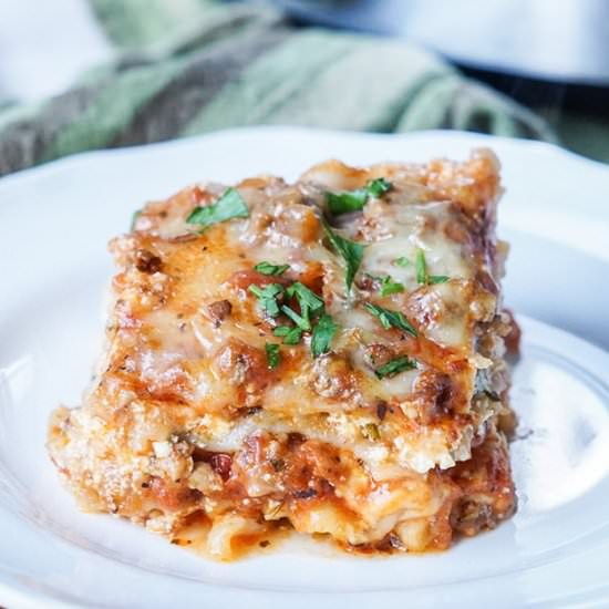 Slow Cooker Lasagna - Recipe photo by SundaySupper