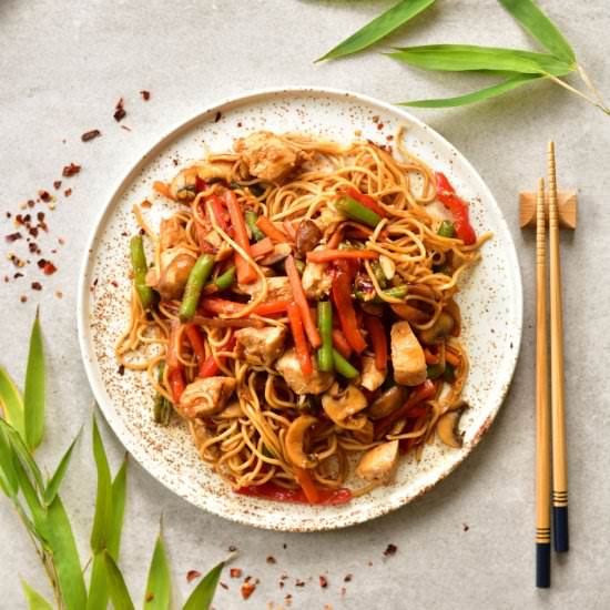 Sweet and sour chicken with noodles - Recipe photo by everyday-delicious.com