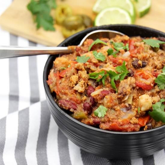 4-bean chili caulicarne - Recipe photo by veganwithgusto