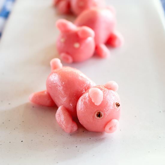 Good Luck Marzipan Pig Candy - Recipe photo by MasalaHerb