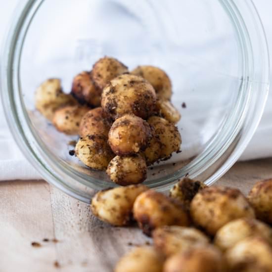 Roasted Lemon Myrtle Macadamias - Recipe photo by nothangryanymore
