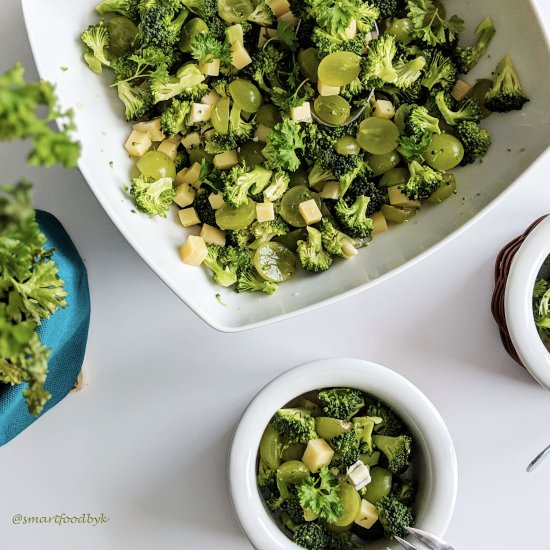 Broccoli, grapes & Gouda salade - Recipe photo by Smart Food by K