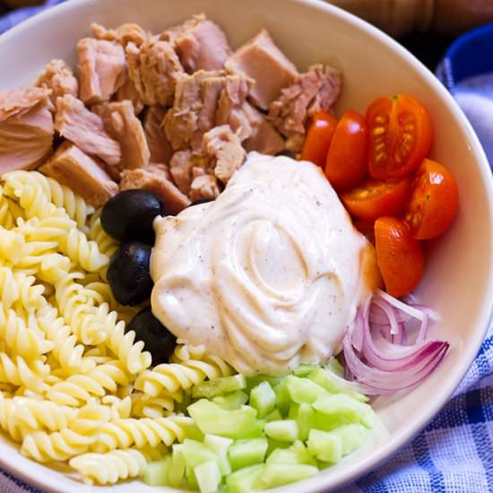 Easy Tuna Pasta Salad - Recipe photo by MunatyCooking