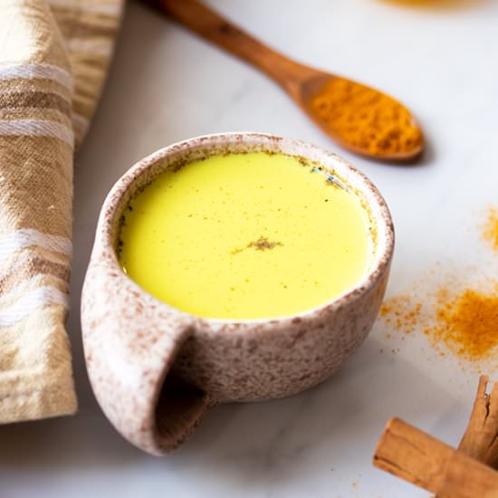 Turmeric Golden Milk - Recipe photo by claudiacanu