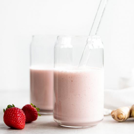 Strawberry Ginger Smoothie - Recipe photo by realandvibrant