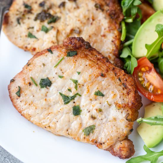 Air fryer pork chops - Recipe photo by momsdish