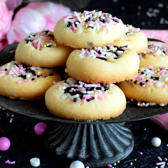 Valentine Shortbread Cookies - Recipe photo by byronethomas