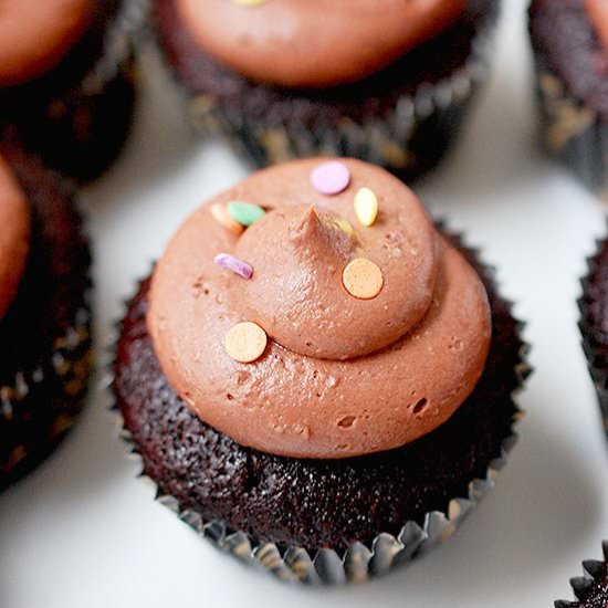 Vegan chocolate cupcakes - Recipe photo by evabakes