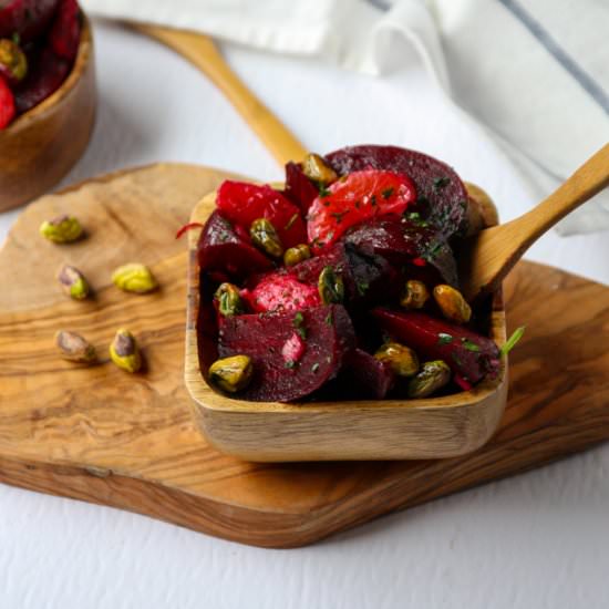 Beet Pistachio & Orange Salad - Recipe photo by the food blog