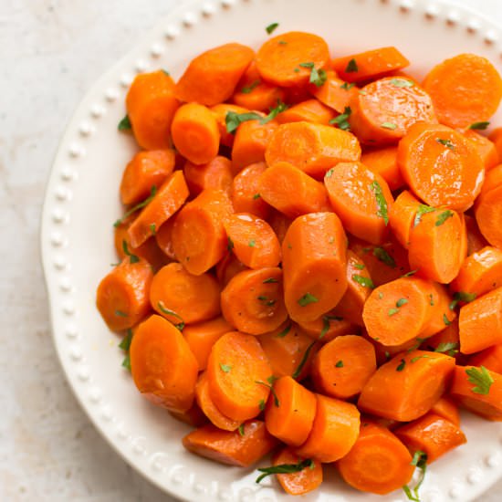 Crockpot Honey Glazed Carrots - Recipe photo by saltandlavender