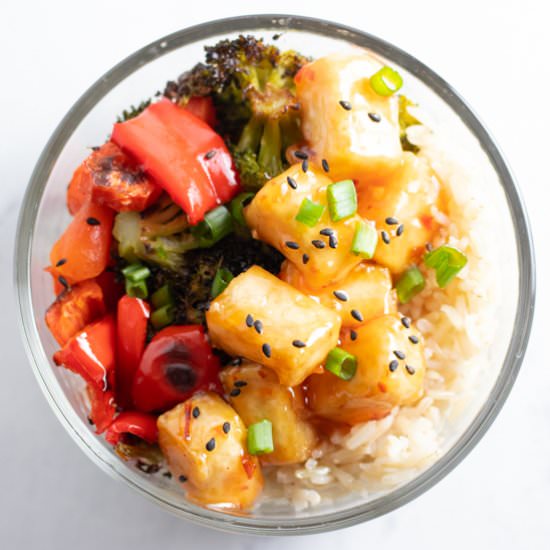 Low FODMAP Sweet Chili Tofu Bowls - Recipe photo by funwithoutfodmaps