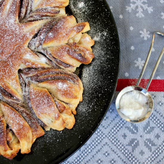 Nutella Star Bread - Recipe photo by Runcible Eats