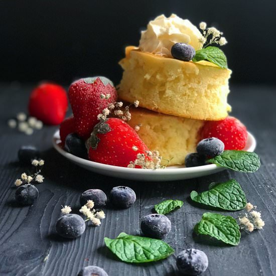 Fluffy Japanese Pancake - Recipe photo by yummology