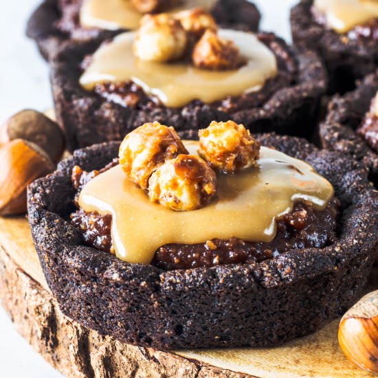 Vegan Hazelnut Tarts - Recipe photo by piesandtacos
