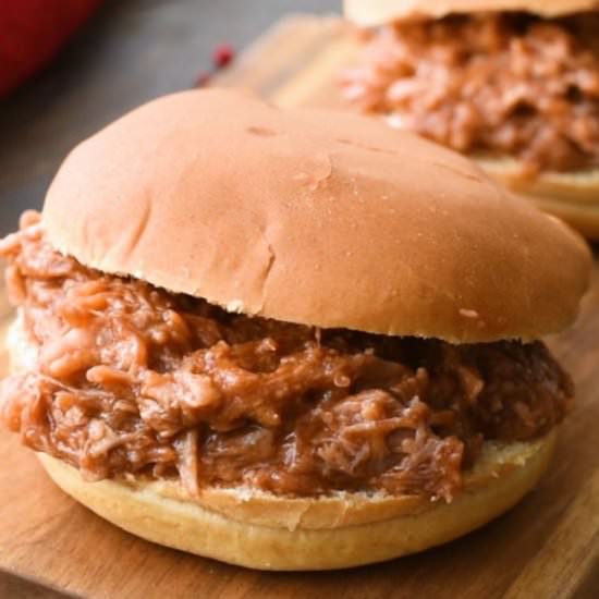 Crock Pot Pulled Pork - Recipe photo by julieseatsandtreats