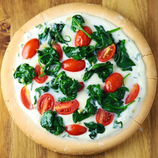 Spinach Tomato Ricotta White Pizza - Recipe photo by Tastefulventure