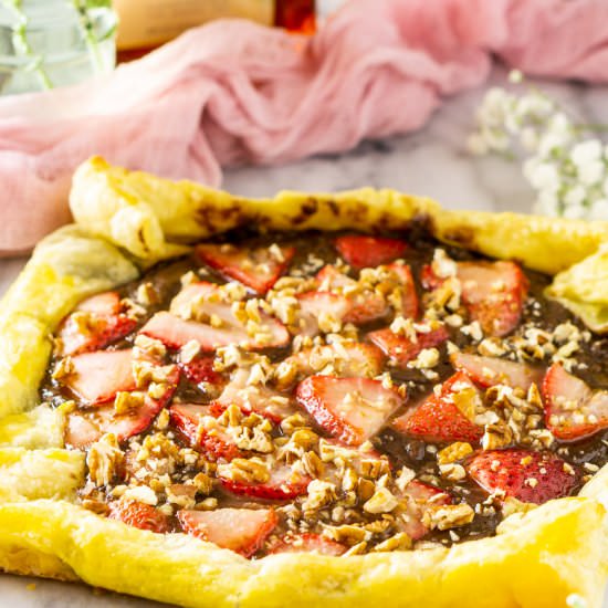 Amaretto-Strawberry-Nutella Tart - Recipe photo by Burrata and Bubbles