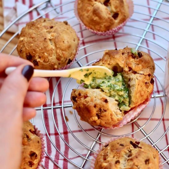 Beer Buns with spicy butter - Recipe photo by Home_of_Happy