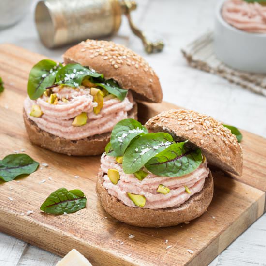 Mortadella mousse burgers - Recipe photo by DarkoKontin